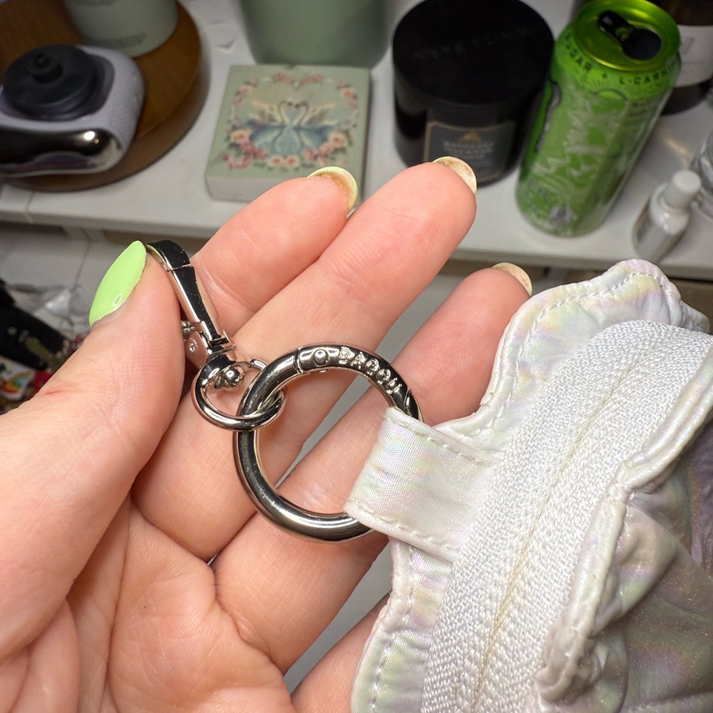 Baggu Shell Keychain Charm - Picture 2 of 3